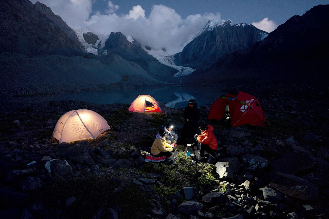 04亿元 积极打造中国领先的露营与徒步登山品牌AG真人旗舰厅登录牧高笛2024年实现营收13(图5)